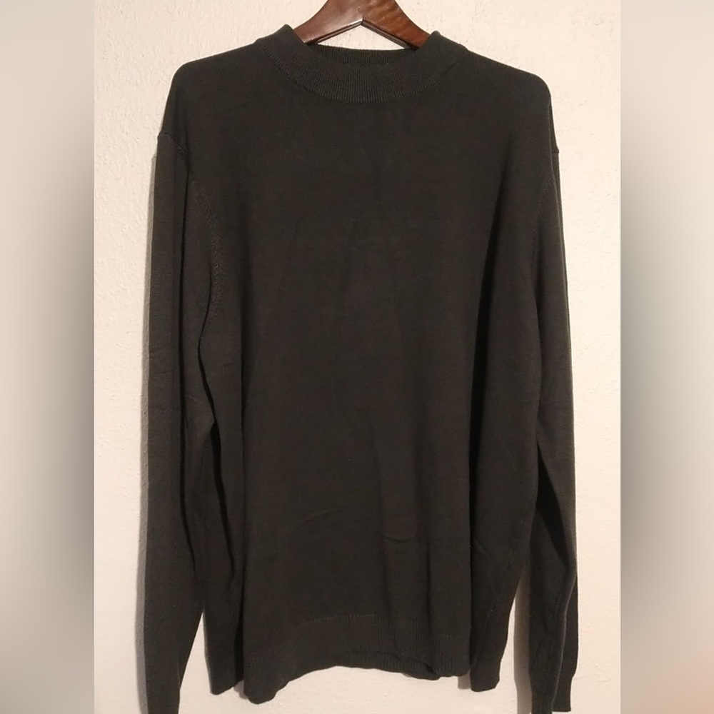 XRay new sweater. Has not been worn.